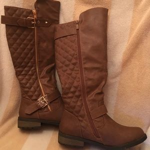 Women’s Boots size 7 NEW!